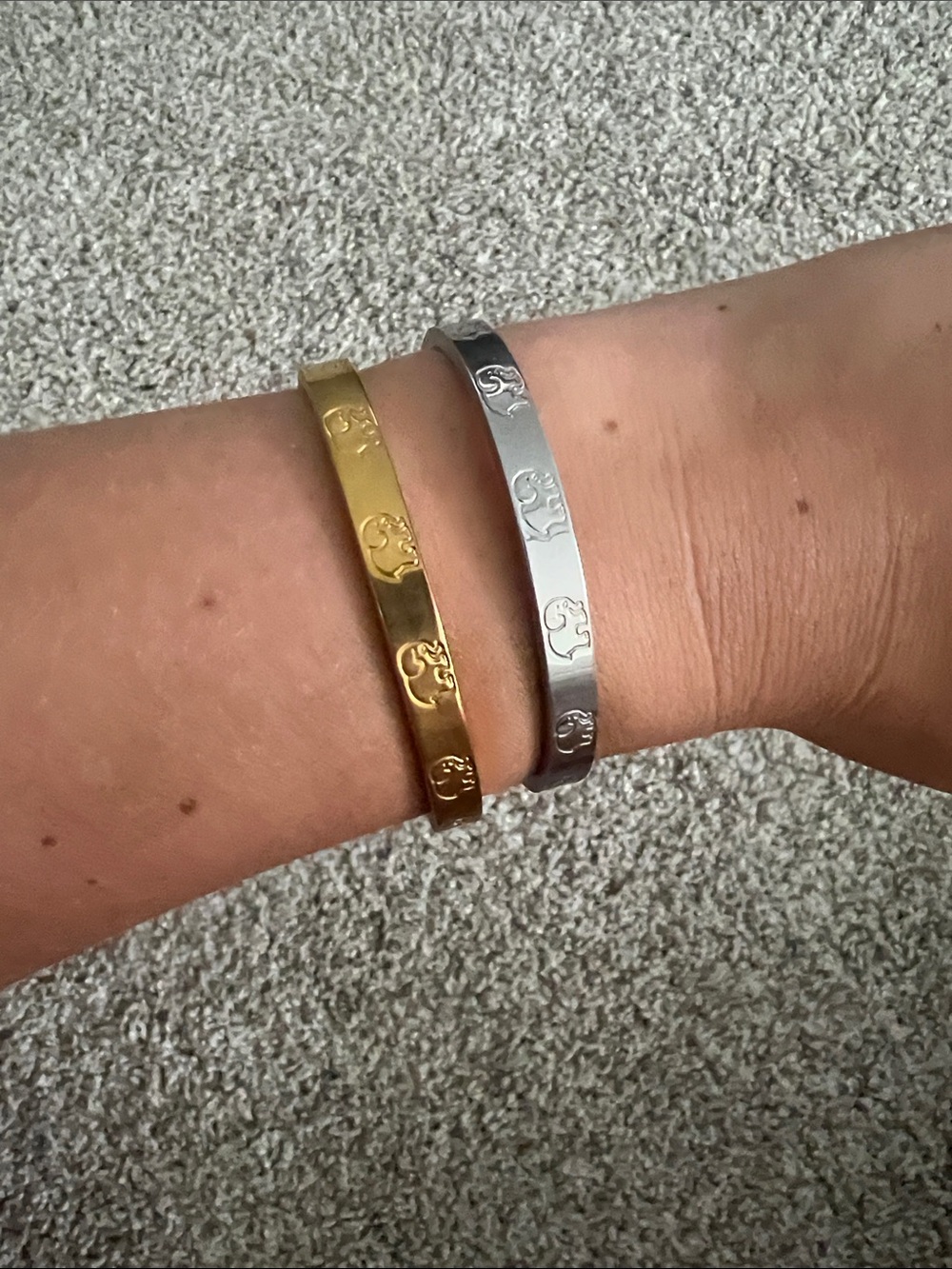 Elephant Engraved Bangles - Picture 5 of 6